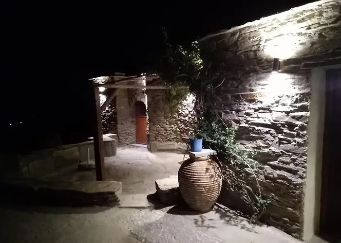 Xoxlakas Stone House - χοχλακασ πετρινο σπιτι Сasa de vacaciones *