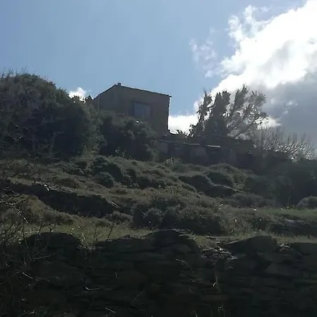 Xoxlakas Stone House - χοχλακασ πετρινο σπιτι Ándros